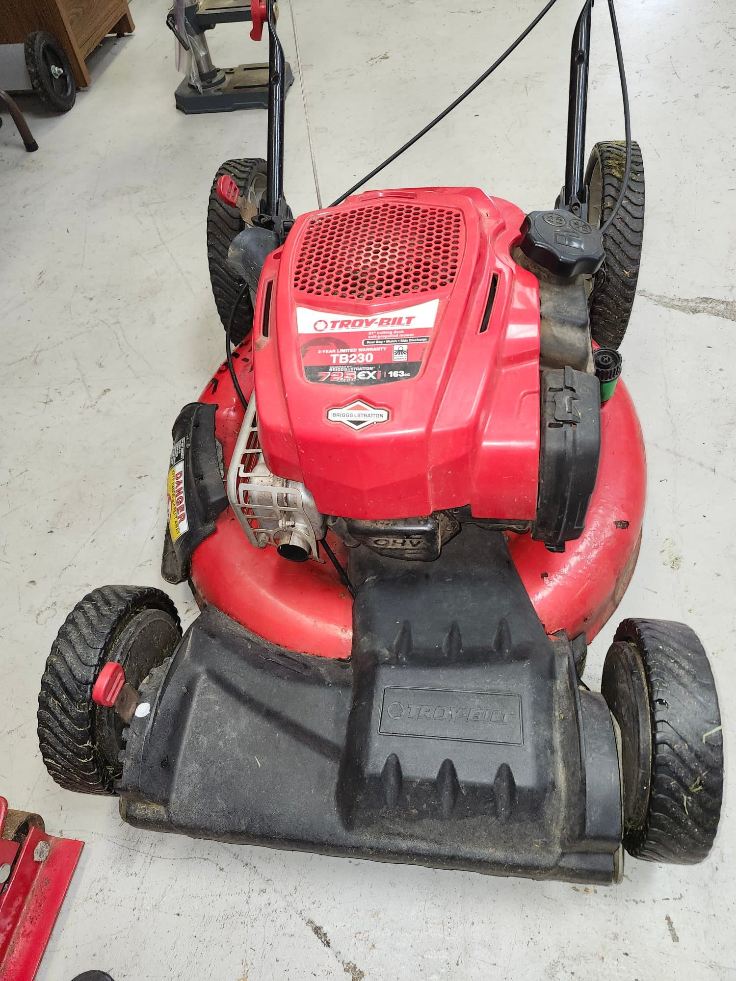 21" self-propeled lawn mower